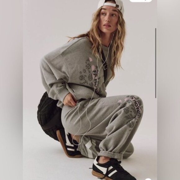 NWT Free People Movement All Star Logo Pants in Grey - Size XS - Picture 2 of 11